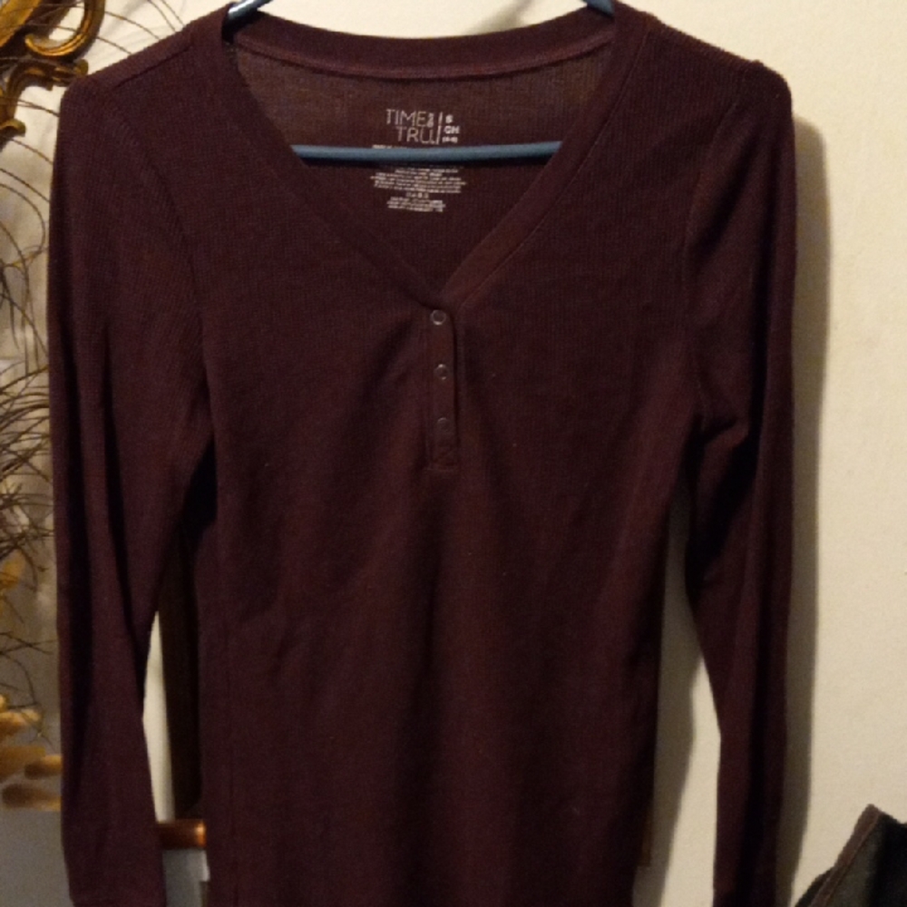Time and Tru Red Long Sleeve Fitted Blouse